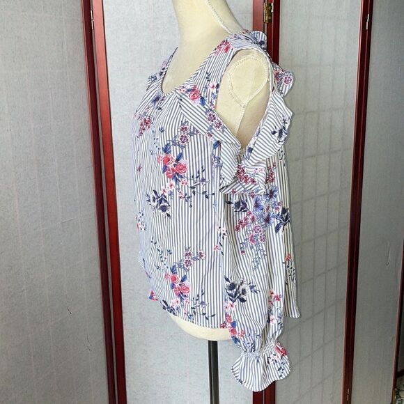 Xhilaration Blue & White Striped Cold Shoulder Floral RuffleTop (Size: M) - Picture 8 of 12